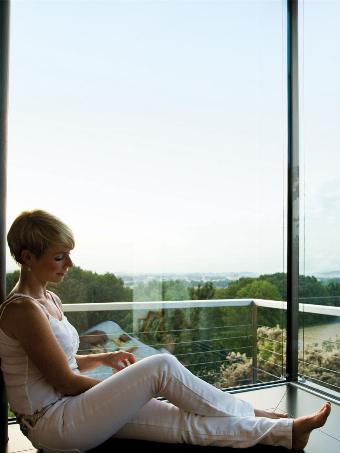 Dřevohliníkové okno